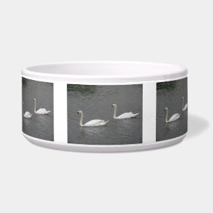 Écuelle Swans sur la rivière Pet Bowl