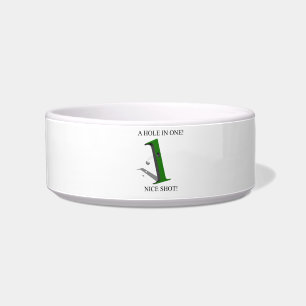 Écuelle Un Trou Dans Une Balle De Golf