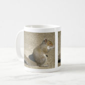 Écureuil affamé Horatio Mug (Devant gauche)