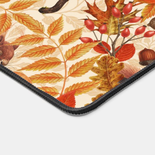 Écureuil d'automne sur blanc (Coin)