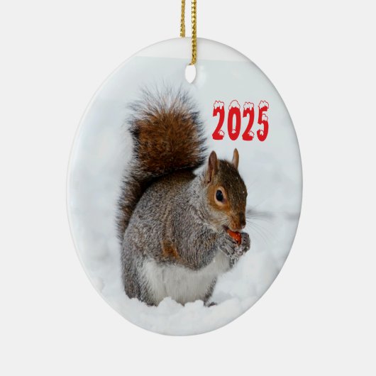Écureuil en neige avec ornement de baies (Droite)
