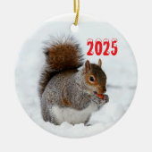 Écureuil en neige avec ornement de baies (Devant)