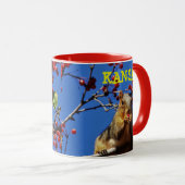 Écureuil Kansas mangeant une Mug de café Berry rou (Devant droit)