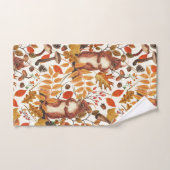 Écureuils d'automne et flore automnale sur le blan (Serviette à main)