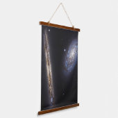 Edge-On Galaxy NGC 4302 & gekantelde Galaxy NGC 42 Hangend Wandkleed (Gebogen)