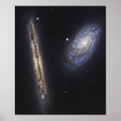 Edge-On Galaxy NGC 4302 & gekantelde Galaxy NGC 42 Poster (Voorkant)