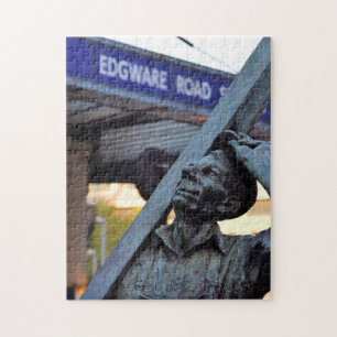 Edgeware Road Station Statue - 11x14 - 252 pcs. Legpuzzel