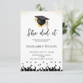Editable Elle L'A Fait Graduation Invitation (Debout devant)