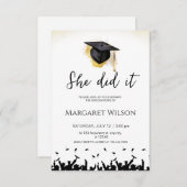 Editable Elle L'A Fait Graduation Invitation (Devant / Derrière)