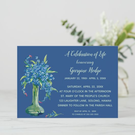 Editable Vase of Vergeet me Nots Invitation Card Kaart (Staand voorkant)