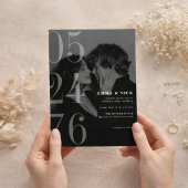 Editorial Bold Date Black White Wedding Invitation Kaart