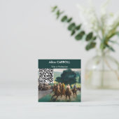Edouard Manet - De races op Longchamp - QR Code Vierkante Visitekaartje (Staand voorkant)
