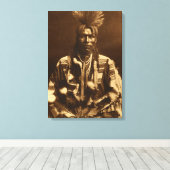 Edward S Curtis A Piegan Dandy Canvas Afdruk (Insitu (Houten vloer))