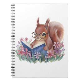 Eekhoorn die een boek leest, genesteld in bloemen notitieboek