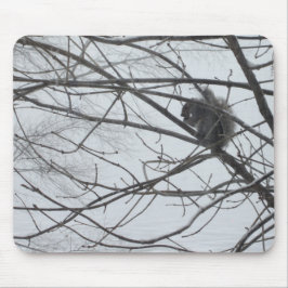 Eekhoorn in de sneeuwpop muismat