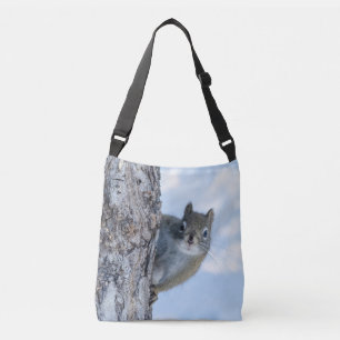 Eekhoorn in Edmonton die uit een boom kijkt Wilde Crossbody Tas
