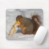 Eekhoorn in het sneeuwmuisblok muismat (Met muis)