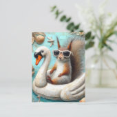 Eekhoorn op drijvende zwaan grappig Schattige Briefkaart (Staand voorkant)