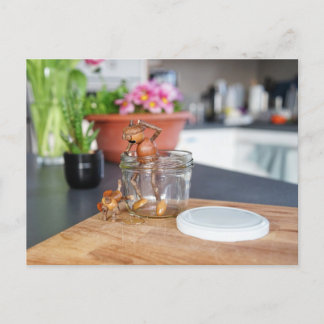 Eeltje met zijn hond in de keuken briefkaart