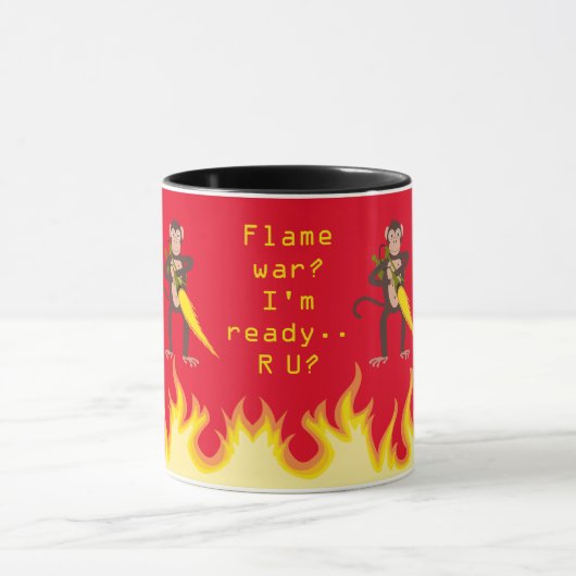 Een aap met een Flamethrower-internetvlamoorlog Mok (Midden)