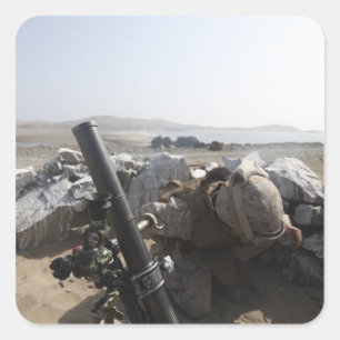 Een Amerikaanse marine vuurt een mortier in Salina Vierkante Sticker