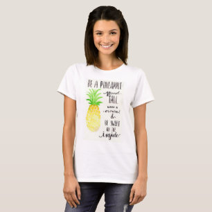 Een ananaskraan met korte Sleeves zomerkruid zijn T-shirt