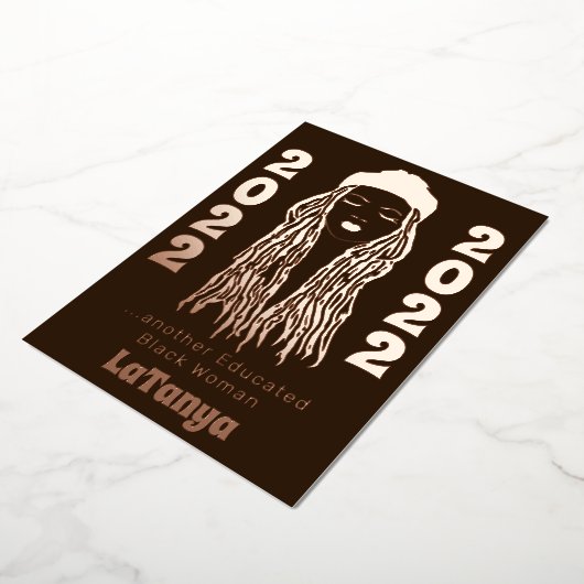 Een andere opgeleide Black Woman Locs 2022-Afstude Folie Uitnodiging (Gedraaid)