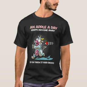 Een appel per dag houdt iedereen weg Koeboer Boerd T-shirt