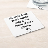 Een appel per dag vierkante kartonnen onderzetter (Schuin)