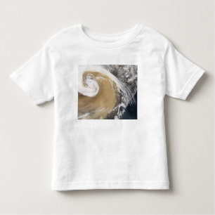 Een Aziatisch storm passeert de Stille Oceaan Kinder Shirts
