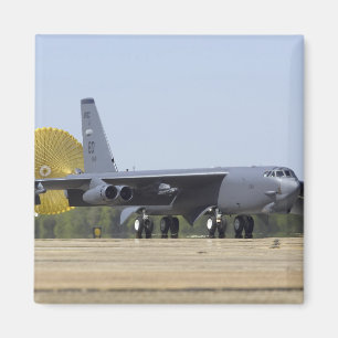 Een B-52 Stratofort stelt zijn belemmeringsgeluid Magneet