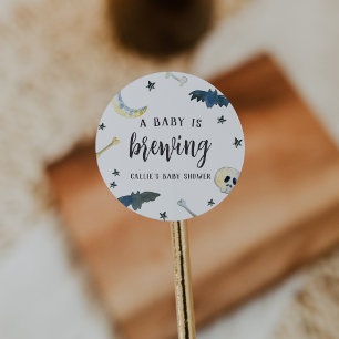 Een Baby breekt   Cute Halloween Baby shower Ronde Sticker