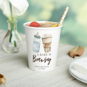Een babybrouwsel fles koffie baby shower papieren bekers