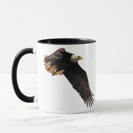 Een Bald Eagle neemt de hemel in Mok (Links)