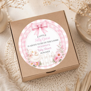 Een beetje domme gans Roze Cottagecore Baby Shower Ronde Sticker