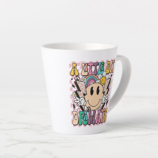 Een beetje dramatisch grappig groovy Gezegde Latte Mok (Rechterhoek)