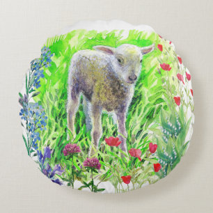 Een beetje lammetje en wilde bloemen rond kussen