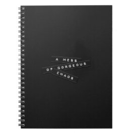 Een beetje prachtige chaos met reliëf op etiketten notitieboek