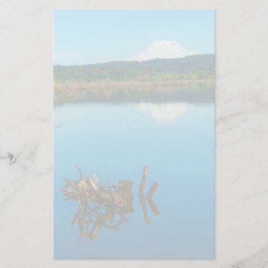 Een bergpeer boven een heg briefpapier (Voorkant)