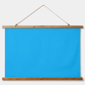 Een blauw vierkant gecentreerd op een witte achter hangend wandkleed (Voorkant 2)