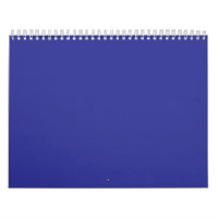 Een blauwe muur met een klok