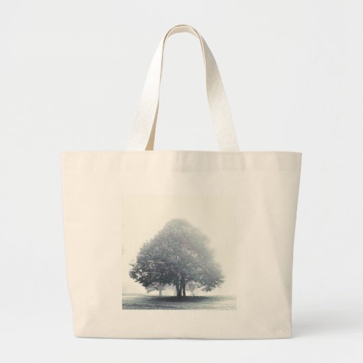 Een boom in mist grote tote bag (Voorkant)