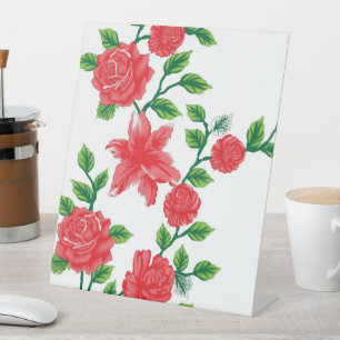 Een bos rode bloemen op een witte achtergrond reclamebord met voetstuk