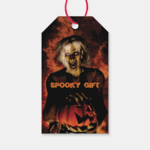 Een boze heks met pompoen. Halloween Cadeaulabel