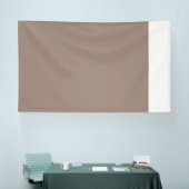 een bruine muur met een klok erop spandoek (Beurs)