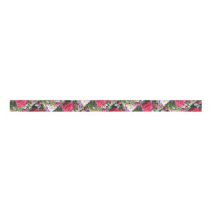 Een bundel bloemen, met inbegrip van rode rozen grosgrain lint