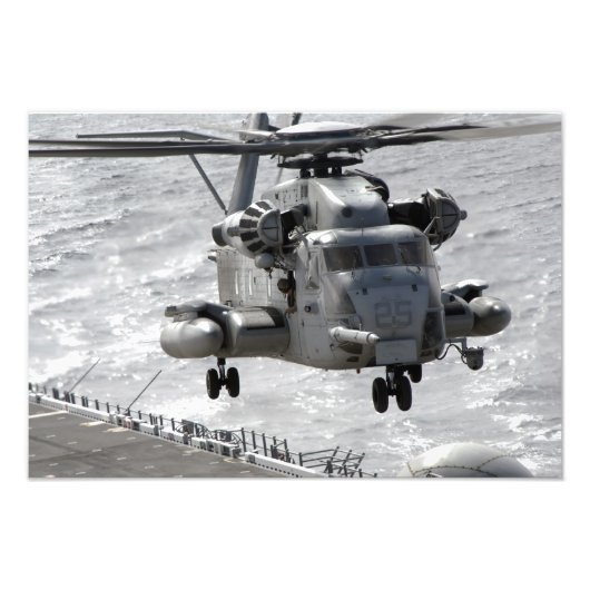 Een CH-53E Super Stallion-helikopter Foto Afdruk (Voorkant)