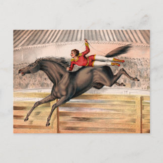 Een circusartiest die op een springpaard rijdt briefkaart