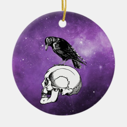 Een Crow of Raven en Skull Halloween Paarse Galaxy Keramisch Ornament (Voorkant)