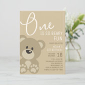 Een daarvan is Beary Fun Neutral Beer 1st Birthday Kaart (Staand voorkant)